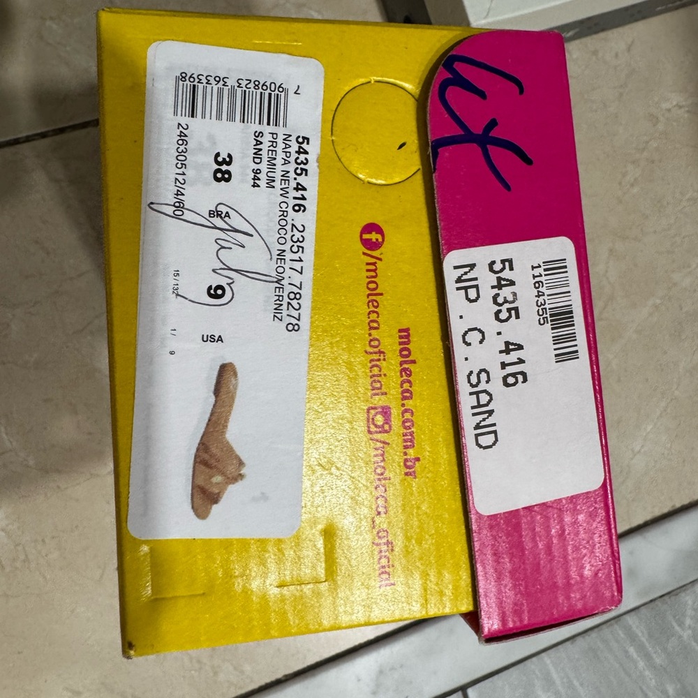 Moleca Yellow and Pink Box